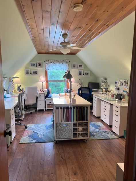 Office Craft Room Combo, Attic Office, Wood Working Projects, Sewing Room Inspiration, Shed Interior, Craft Shed, Art Studio Room, Sewing Room Design, Dream Craft Room