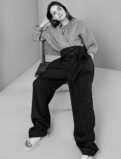 Kristine Froseth, Model Test, Androgynous Fashion, Mode Inspo, How To Pose, Lund, White Photo, Photoshoot Inspiration, Fashion Photoshoot