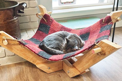 How To Build a Cat Hammock Kennel Diy, Diy Cat Hammock, Diy Hammock, Diy Cat Tree, Homemade Cat, Diy Dresser Makeover, Cat Hammock, Diy Accent Wall, Hammock Stand