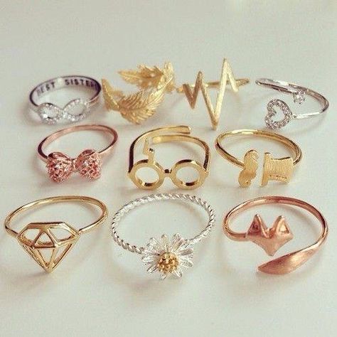 ✖️•☆OneஐThing☆•✖️ Stile Harry Potter, Bff Jewelry, Harry Potter Jewelry, Cute Rings, Fashion Ring, Hand Jewelry, Girly Jewelry, Stylish Jewelry, Pretty Jewellery