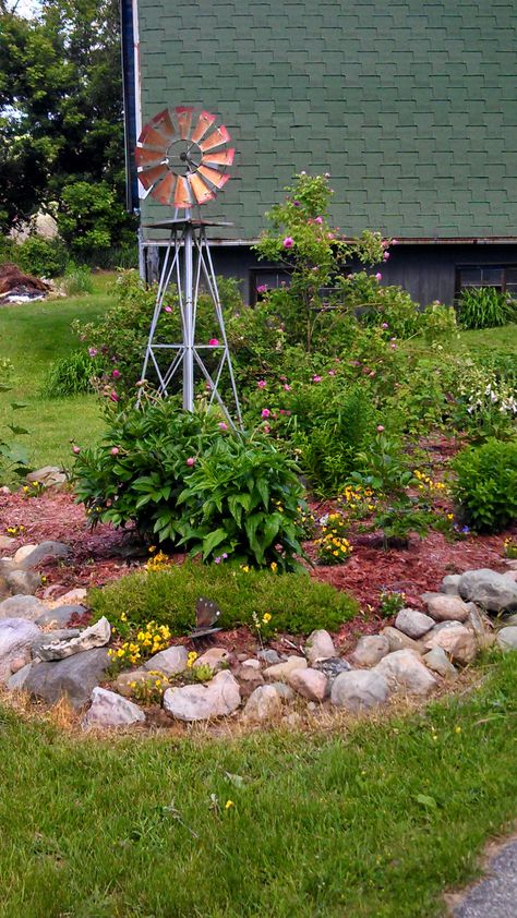 Outdoor Windmill Decor Garden Art, Windmill In Garden, Windmill Garden Decor, Windmill Landscaping Ideas, Windmill Garden Ideas, Backyard Windmill, Yard Windmill, Garden Corner Ideas, Windmill Landscaping