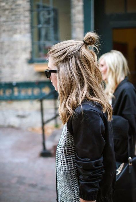 Samurai Bun Half Top Knot, Lob Styling, Top Knot Hairstyles, Bohol, Penteado Cabelo Curto, Half Up Hair, Hair Envy, Shoulder Length Hair, Hair Dos