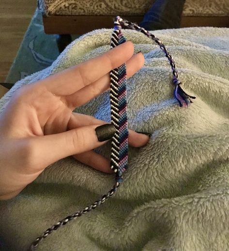 Blue And Purple Friendship Bracelet, Chevron Friendship Bracelet, Chevron Bracelet, Purple Bracelet, White Bracelets, String Bracelet, Bracelet Patterns, Friendship Bracelets, Hair Wrap