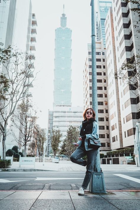 Taipei 101 Photo by Bankpepo Taipei 101 Photography, Taipei Photoshoot, Taipei Photography, Taiwan Outfit, Taipei Fashion, Taiwan Ootd, Travel Poses, Girlfriend Photo, Taipei Travel