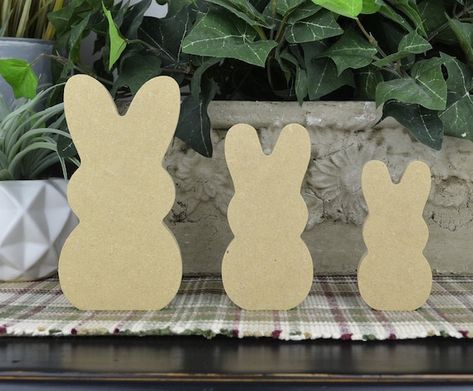 Diy Wood Bunny, Bunny Cutout, Wood Bunnies, Decor For Easter, Wood Bunny, Easter Wood Crafts, Craft Craft, Spring Decor Diy, Rainbow Crafts