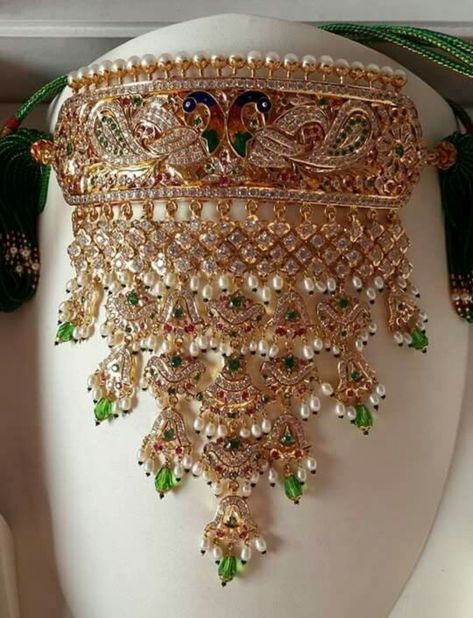 Rajasthani Jewellery, Rajputi Jewellery, Bridal Jewelry Vintage, Antique Jewellery Designs, Jewelry Set Design, Fine Gold Jewelry, Indian Jewellery Design Earrings, Wedding Jewellery Collection, Bridal Fashion Jewelry