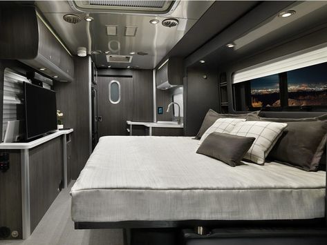 Airstream unveiled 2020 Atlas RV built on a Mercedes-Benz Sprinter - Business Insider Airstream Atlas, Mercedes Benz Sprinter Van, Luxury Campers, Van Bed, Mercedes Benz Classes, Luxury Rv, Mercedes Benz Sprinter, Benz Sprinter, Sprinter Van