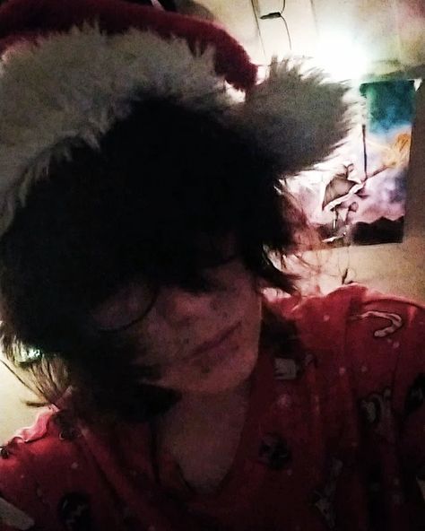 emo scene fashion alt goth punk cosplay creepypasta rawr xd emo boy scene fashion alt Christmas Boy Pfp, Christmas Pfp Boy, Emo Christmas Pfp, Emo Christmas Aesthetic, Tiktok Pfp Ideas, Emo Boy Pfp, Emo Christmas, Emo Scene Aesthetic, Christmas Pfps