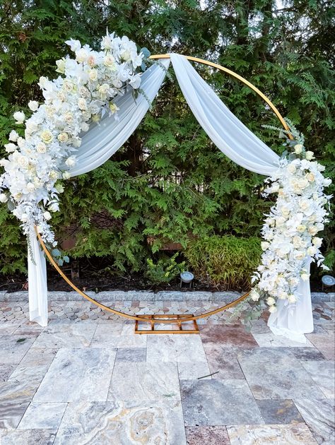 Round Arch For Wedding Ceremony, Circle Arch For Wedding Ceremony, Circular Arch Wedding Backdrop, Floral Wedding Arch Ceremony Backdrop, Round Flower Arch Wedding, Circle Wedding Arch White Flowers, Circular Floral Arch Wedding, Flower Circle Backdrop, Blue Floral Arch Wedding