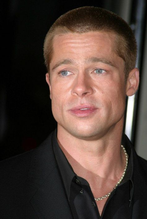 Brad Pitty, Old School Hairstyles, Ms Smith, Mens Fashion Streetwear, Channing Tatum, Buzz Cut, Tom Hardy, Cartoon Pics, Brad Pitt