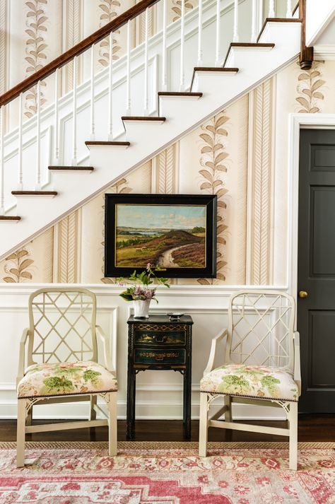 Chinoiserie Entryway, James Farmer Interiors, James Farmer, Pink And Green Wallpaper, Southern Traditional, Beautiful Entryways, Wallpaper Interior Design, Wallpaper Interior, Green Wallpaper