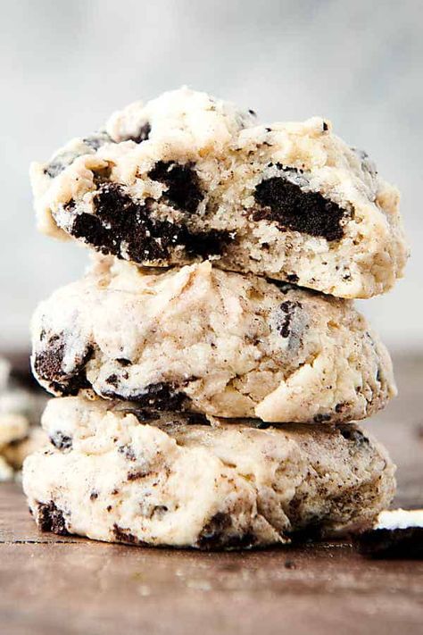 These Oreo Cheesecake Cookies are ultra moist, yet fluffy. They're easy to make and packed with cream cheese, cheesecake instant pudding, and Oreos! www.showmetheyummy.com Oreo Pudding Cookies, Cream Cheese Cheesecake, Oreo Cheesecake Cookies, Oreo Pudding, Ultimate Cookies, Cheesecake Pudding, Pudding Cookies, Cheesecake Cookies, Oreo Cheesecake