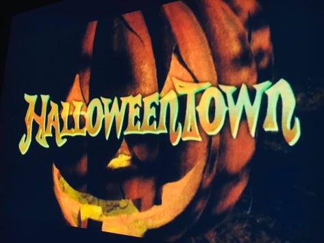 Movie Night: Halloweentown Halloweentown Quotes, Disney Channel Halloween, Halloween Town Movie, Disney Channel Original, Season Of The Witch, Halloween Movies, Halloween Pictures, Original Movie, Halloween Town