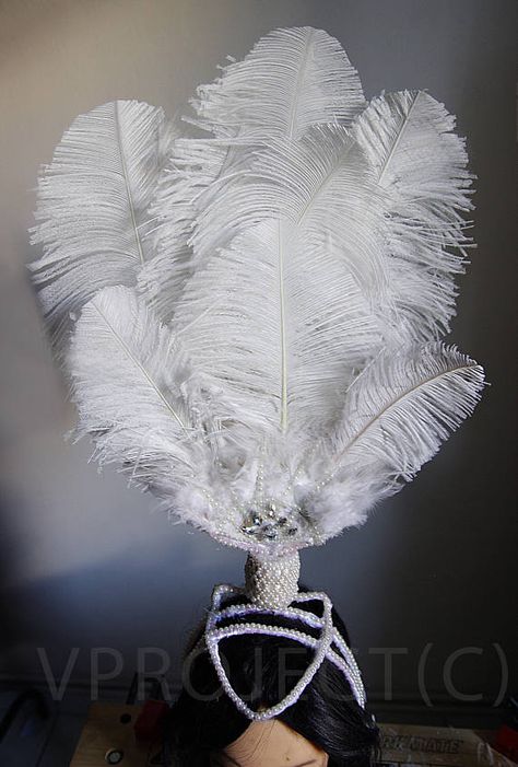 Burlesque Feather Headpiece, Showgirl Feather Headdress, Showgirl Headdress Diy, Burlesque Moodboard, Burlesque Headdress, Playing Cards Art Projects, Showgirl Headpiece, Showgirl Headdress, Recycled Costumes