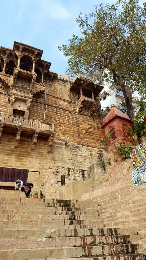 Varanasi Varanasi Snap, Varanasi Aesthetic, City Life Photography, Beer Photos, Temple Photography, Indian Architecture, Abstract Iphone Wallpaper, Instagram Ideas Photography, Watercolor Landscape Paintings