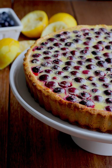 Blueberry Lemon Tart Paleo Friendly Desserts, Lemon Tart Recipe, Blueberry Tart, Paleo Sweets, Paleo Treats, Lemon Tart, Gluten Free Sweets, Paleo Dessert, Lemon Blueberry