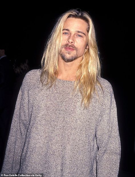 Brad Pitt Long Hair, Brad Pitt Style, Brad Pitt Hair, Bleach Blonde Hair, Blonde Boys, Bleach Blonde, Bleached Hair, Jared Leto, Long Hair Styles Men