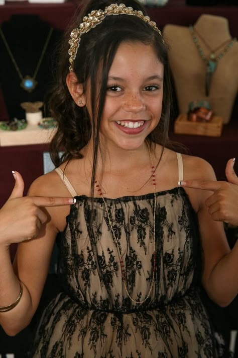 Jenna Ortega from the new Disney Channel comedy Stuck in the Middle Jenna Stuck In The Middle, Jenna Ortega Disney Channel, Stuck In The Middle Jenna Ortega, Jenna Ortega Disney, Jenna Ortega As A Kid, Jenna Ortega Hands, Harley Diaz Stuck In The Middle, Jenna Ortega Stuck In The Middle, Jenna Ortega Kid