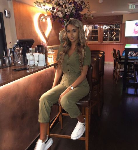 𝓔𝓵𝓵𝓲𝓮-𝓜𝓪𝓮 on Instagram: “Keep It The Same Energy | @rebelliousfashion jumpsuit ‘V2308’ 💚” Chunky Layers, Daily Fits, Ellie Mae, Same Energy, Modern Aesthetics, Daily Workout, 90s Fashion, Effortless Style, New Look