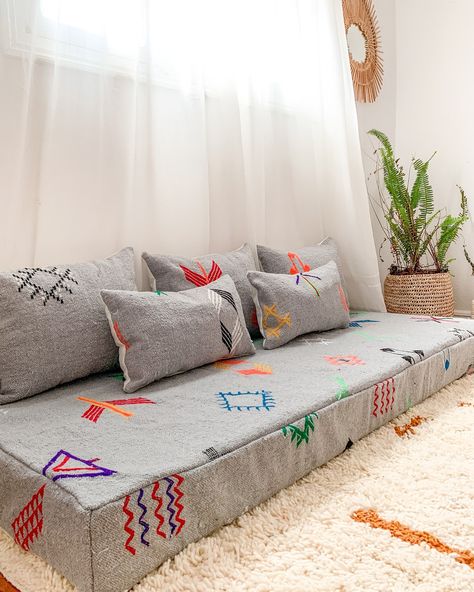 Traditional Grey Floor Couch 🛋🤍 . . . . #artisanat #floorcouch #cozycorner #sofamodern #floorseats #arabicstyle #floorcushion #moroccanfloorcouch #floorseating #moroccanfloorsofa #moroccanstyle #marrakesh Iranian Home Decor Interior Design, Seating Living Room, Floor Seating Living Room, Floor Furniture, Grey Floor, Tv Unit Furniture Design, Floor Couch, Tv Unit Furniture, Small Couch