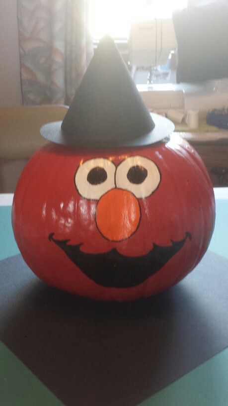 Painted Elmo pumpkin. Elmo Pumpkin Painted, Cocomelon Painted Pumpkin, Elmo Pumpkin, Halloween Pumpkin Crafts, Creative Pumpkin Painting, Character Pumpkins, Decorative Pumpkins, Pumpkin Books, Pumpkin Contest