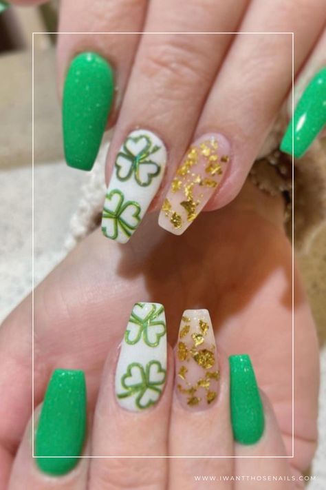 shamrock nails designs Saint Patrick’s Day Nails Coffin, Green Shamrock Nails, Nude St Patricks Day Nails, St Patties Day Nails Design, St Pattys Nails Acrylic, St Patrick’s Day Nails Almond, Black St Patricks Day Nails, St Patrick’s Day Acrylic Nails, Disney St Patricks Day Nails