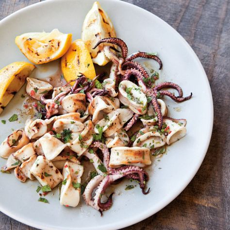 4 Feb 2016 - Quick Grilled Squid Salad Fresh Squid Recipes, Grilled Squid Recipes, Squid Salad Recipe, Squid Salad, Octopus Salad, Grilled Squid, Squid Recipes, Calamari Recipes, Red Thai