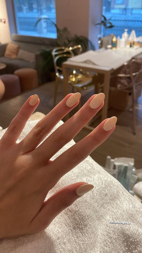 Nails Photo Aesthetic, Wow Nails, Nail Photos, Soft Nails, Neutral Nails, Girly Pictures, Minimalist Nails, Mellow Yellow, Best Acrylic Nails