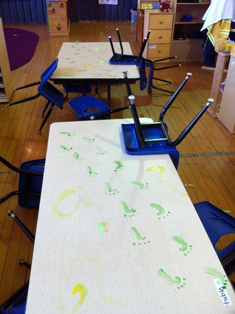 We do this in our classroom- St. Patty's Day Leprechaun Invasion! Hand stamp "footprints", glitter, twisted green pipe cleaners, turned over chairs, milk mysteriously turned green with food coloring... use your imagination :) the kids go crazy!!! Leprechaun Ideas For Classroom, Leprechaun Pranks For Classroom, Leprechaun Messy Classroom, Leprechaun Mess Ideas, Leprechaun In The Classroom, St Patrick’s Day Leprechaun Mischief, Leprechaun Classroom Mischief, Leprechaun Classroom, Kindergarten March