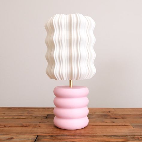 AUDREY CLASSIC Wavy Lamp Bubble Desk Lamp 3D Printed Mushroom Light Made by Morii - Etsy.de Minimal Lamp, Funky Lamps, Mushroom Light, Girls Lamp, Mid Century Modern Lamp, Childrens Lamps, Lampe Art Deco, Nightstand Light, Lamp 3d