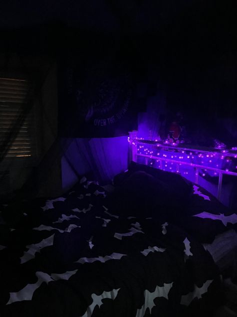 Goth purple lights dark bats sheets black and purple room Black And Purple Room Decor, Emo Bedroom Aesthetic, Room Ideas Goth, Purple Gothic Bedroom, Purple And Black Room, Goth Room Aesthetic, Black And Purple Bedroom, Ivy Core, Dark Purple Room