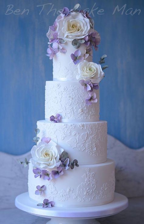 Purple Wedding Cake Ideas Lavender, Purple Flower Wedding Cake, Lilac Wedding Cake, Wedding Cake Purple Flowers, Wedding Cakes Lilac, Vintage Pasta, Lavender Wedding Cake, Purple Wedding Cake, Wedding Cake Fresh Flowers