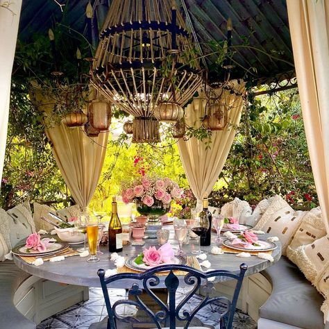 Lisa Vanderpump | About last night 😍 @vanderpumpwines | Instagram Lisa Vanderpump House, Lisa Vanderpump Style, Lisa Vanderpump, About Last Night, Outdoor Essentials, Dream House Interior, Outdoor Areas, Country Chic, Modern Boho