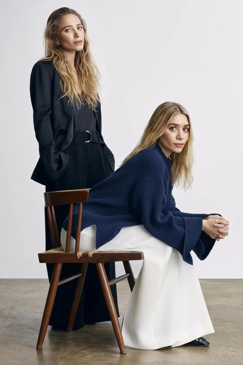 Ashley Olsen Style, Olsen Fashion, Olsen Twins Style, Minimalist Moda, Pose Model, Fashion Gone Rouge, Sisters Photoshoot, Mary Kate Ashley, 사진 촬영 포즈