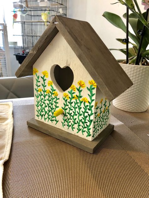 Painting Bird Houses Ideas, Birdhouse Ideas, House Front Porch, Decorative Bird Houses, Themed Classroom, Country Garden, House Wall, White Bird, Country Gardening