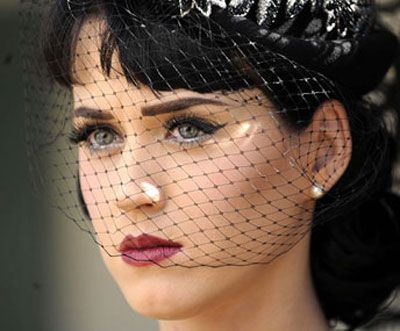 Katy-perry make up Katy Perry Makeup, Black Birdcage Veils, Katy Perry Wallpaper, Idda Van Munster, Katy Perry Hot, Estilo Pin Up, Irish Women, Christina Hendricks, Black Veil