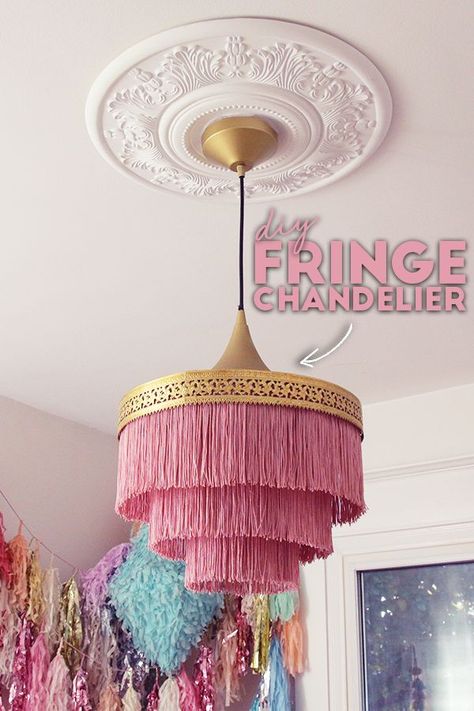 Diy Fringe Chandelier, Diy Fringe, Fringe Chandelier, Chandelier Diy, Diy Lampe, Ramadan Decoration, Diy Videos Tutorials, Diy Chandelier, Diy Tassel