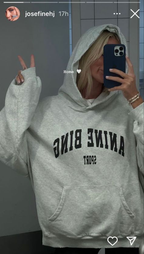 Anine bing hoodie #aninebingmuse #aninebing #springoutfits #springfashion #trendyoutfits #springoutfitideas #springoutfitinspo #springoutfit2023 #easyoutfitidea #casual outfit aesthetic Anine Bing Hoodie, Anine Bing Sweatshirt, Hoodie Aesthetic, Sweatshirt Outfit, Anine Bing, Basic Outfits, Oversized Sweatshirt, Comfy Casual, Sweatshirt Designs