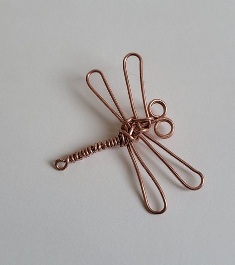 Hand crafted using minimal amounts of tools to bring my imagination to life Electro Culture, Wire Dragonfly, My Imagination, String Art, Copper Wire, Craft Gifts, Keychains, Hand Crafted, Copper