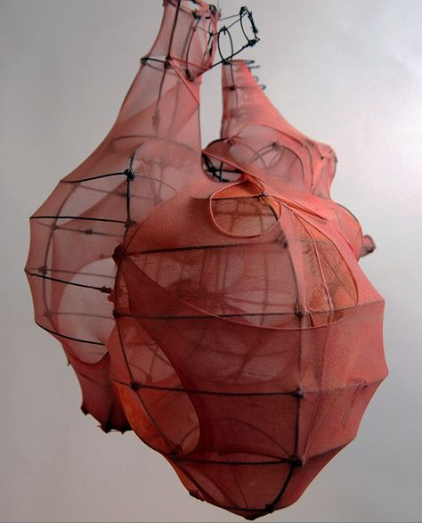 Wire Art Sculpture, Textile Sculpture, Human Heart, Light Sculpture, Arte Inspo, A Level Art, Ap Art, Wire Sculpture, Sculpture Installation