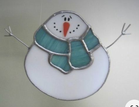 Vitromosaico Ideas, Stained Glass Snowman, Stained Glass Patterns Free, Glass Snowman, Glass Christmas Decorations, Mosaic Stained, Stained Glass Ornaments, Stained Glass Decor, Stained Glass Jewelry