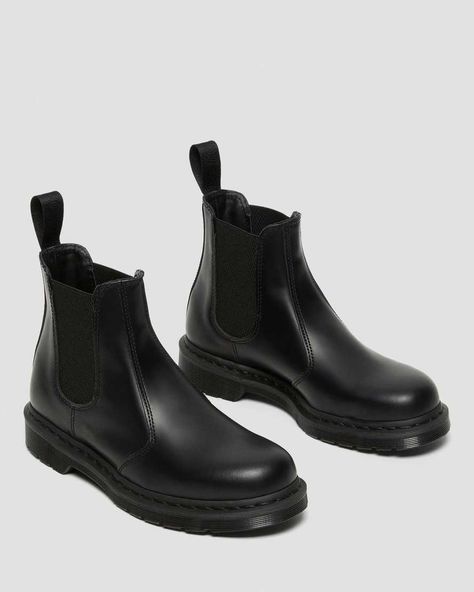 Mens Suede Slippers, Dr Martens Chelsea, 2976 Chelsea Boots, Botas Chelsea, Men Suede, Chelsea Boots Men, Casual Styles, Sheepskin Boots, Total Black