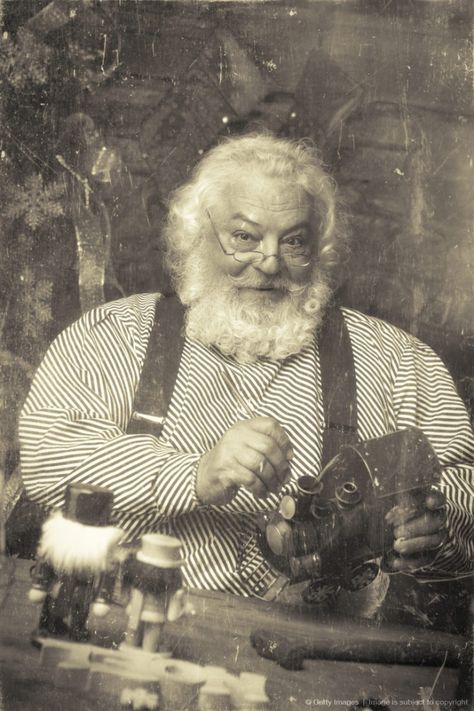 *Vintage Santa Claus in his Workshop Making Toys Joan Arc, Santa Drawings, Santa Claus Pictures, Making Toys, Vintage Christmas Photos, A Vintage Christmas, Christmas Santas, Writing Things, Santa Photos