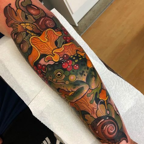 Neo Traditional Half Sleeve Tattoo, Neotraditional Dragon, Crone Tattoo, Neotraditional Sleeve, Coloured Tattoos, Tattoo Bear, Collarbone Tattoos, Bodysuit Tattoos, American Traditional Tattoo Ideas