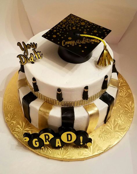 2018 Graduation Cake 🎓 Black And Gold Drip Cake, Gold Drip Cake, College Graduation Cakes, Grad Cake, Gold Drip, College Graduate, Graduation Cake, Drip Cake, Pretty Birthday Cakes