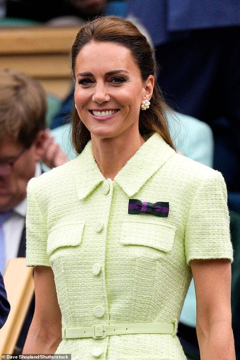 Outfit Verde, Wimbledon 2023, Catherine Princess Of Wales, Princesse Kate Middleton, Green Pleated Skirt, Lime Green Dress, Princess Meghan, Portrait Dress, Verde Lima