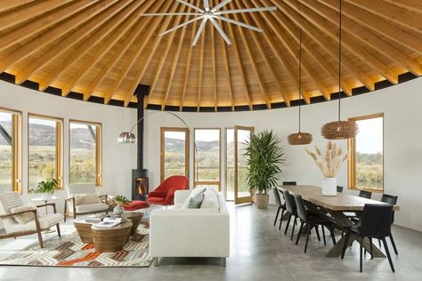 Yurt Living Interior Design, Yurt Interior, Luxury Yurt, Round House Plans, Yurt Home, Yurt Living, Living Interior Design, Casa Loft, Living Interior