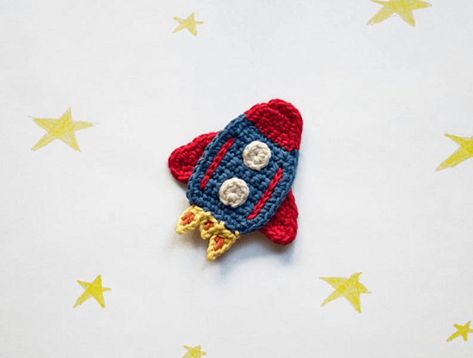 10 Crochet Rocket Patterns Crochet Rocket, Crochet Embellishments, Confection Au Crochet, Applique Pattern, Crochet Motifs, Crochet Applique, Applique Patterns, Love Crochet, Crochet Accessories