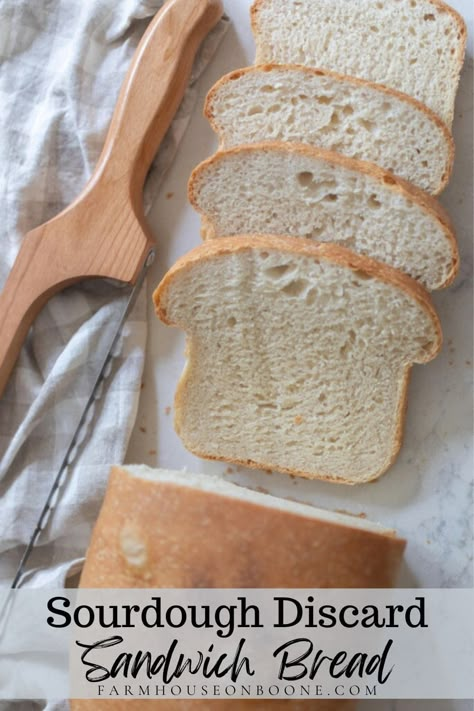 This sourdough discard sandwich bread recipe is perfect for sandwiches and has that classic subtle sourdough tang while only taking a few hours to whip up rather than a day. A soft crust with a fluffy interior, this is the best and easiest recipe. Sourdough Sandwich Bread Recipe, Pullman Bread, Breadmaker Recipes, Active Sourdough Starter, Farmhouse On Boone, Egg Bread, Sourdough Bread Sandwiches, Sourdough Sandwich, Sourdough Starter Discard Recipe