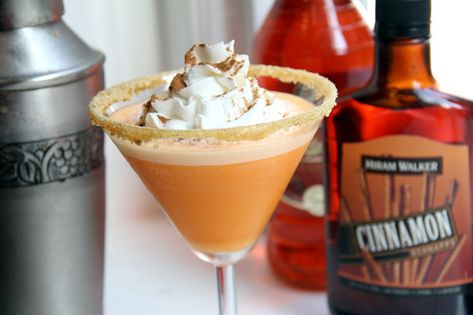 Pumpkin Cheesecake Martini Cheesecake Martini, Cinnamon Schnapps, Pumpkin Pie Cheesecake, Top Drinks, Pie Cheesecake, Martini Recipe, Instant Pudding Mix, Fall Flavors, Martini Recipes